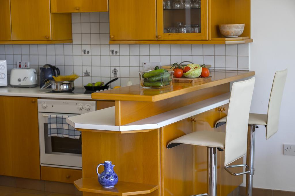 Protaras Beachfront Sirina Lina Suite باراليمني المظهر الخارجي الصورة