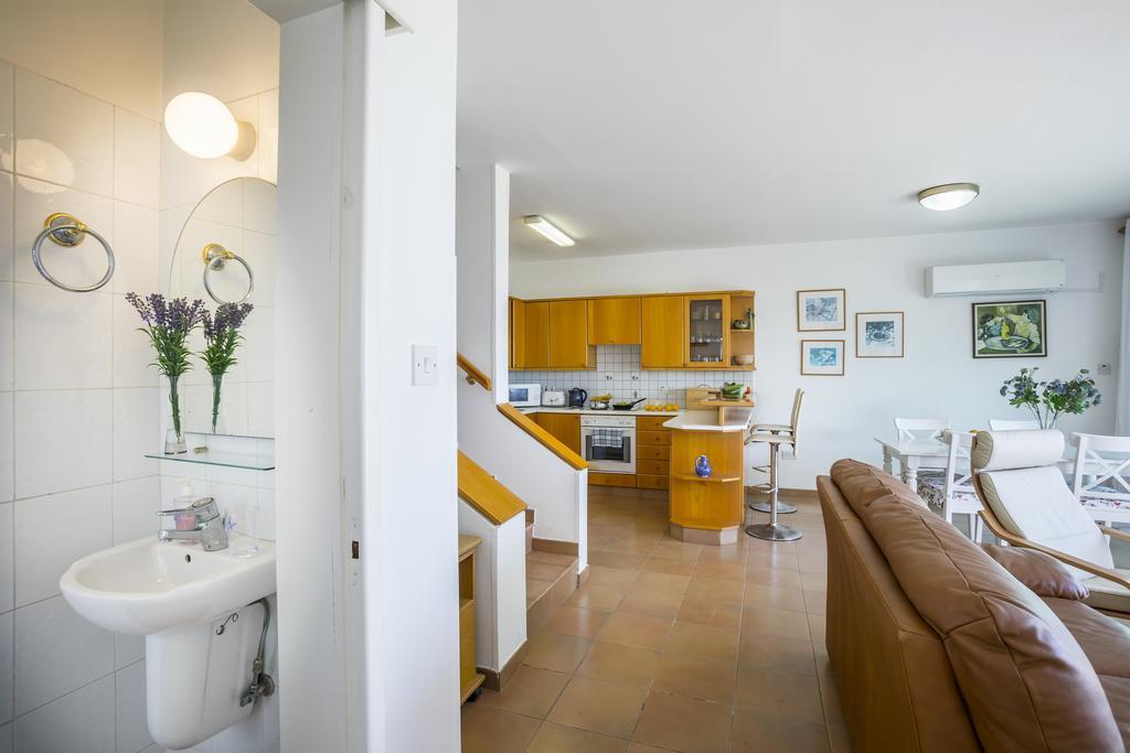 Protaras Beachfront Sirina Lina Suite باراليمني المظهر الخارجي الصورة